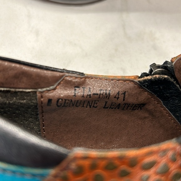 L’Artiste by Spring Step Women's Fia Dress Pump Embossed Hand Painted Leather - Picture 12 of 16